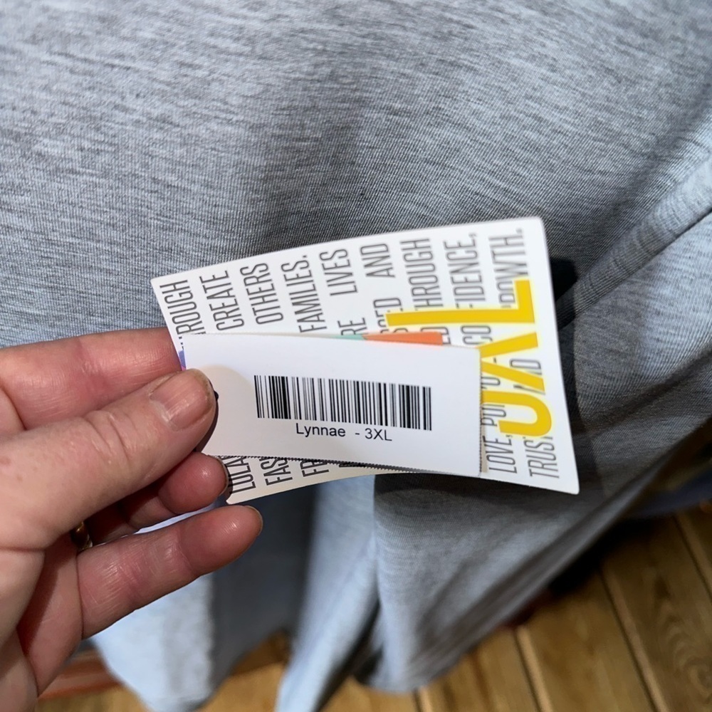 Lularoe 3x sport light grey long sleeve Lynnae top. NWT. - Picture 2 of 5